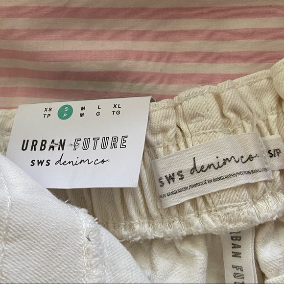 💕3/$22💕 high waisted peperbag short - Picture 2 of 4